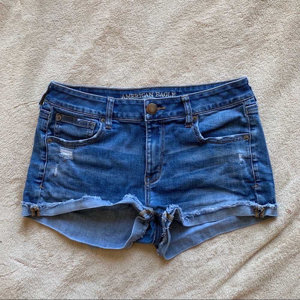 American Eagle: “Shorties” Shorts